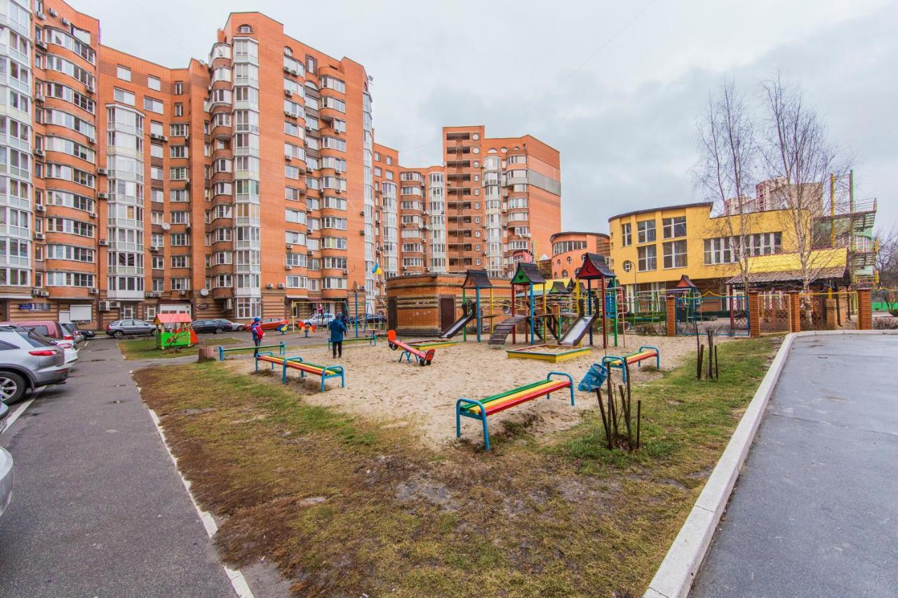Комфортная Двухкомнатная Квартира Возле Метро Академгородок Kiew Exterior foto