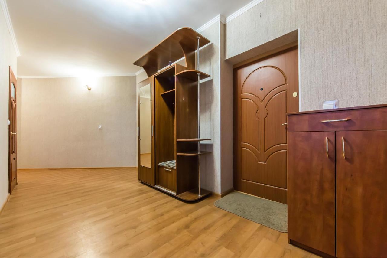 Комфортная Двухкомнатная Квартира Возле Метро Академгородок Kiew Exterior foto