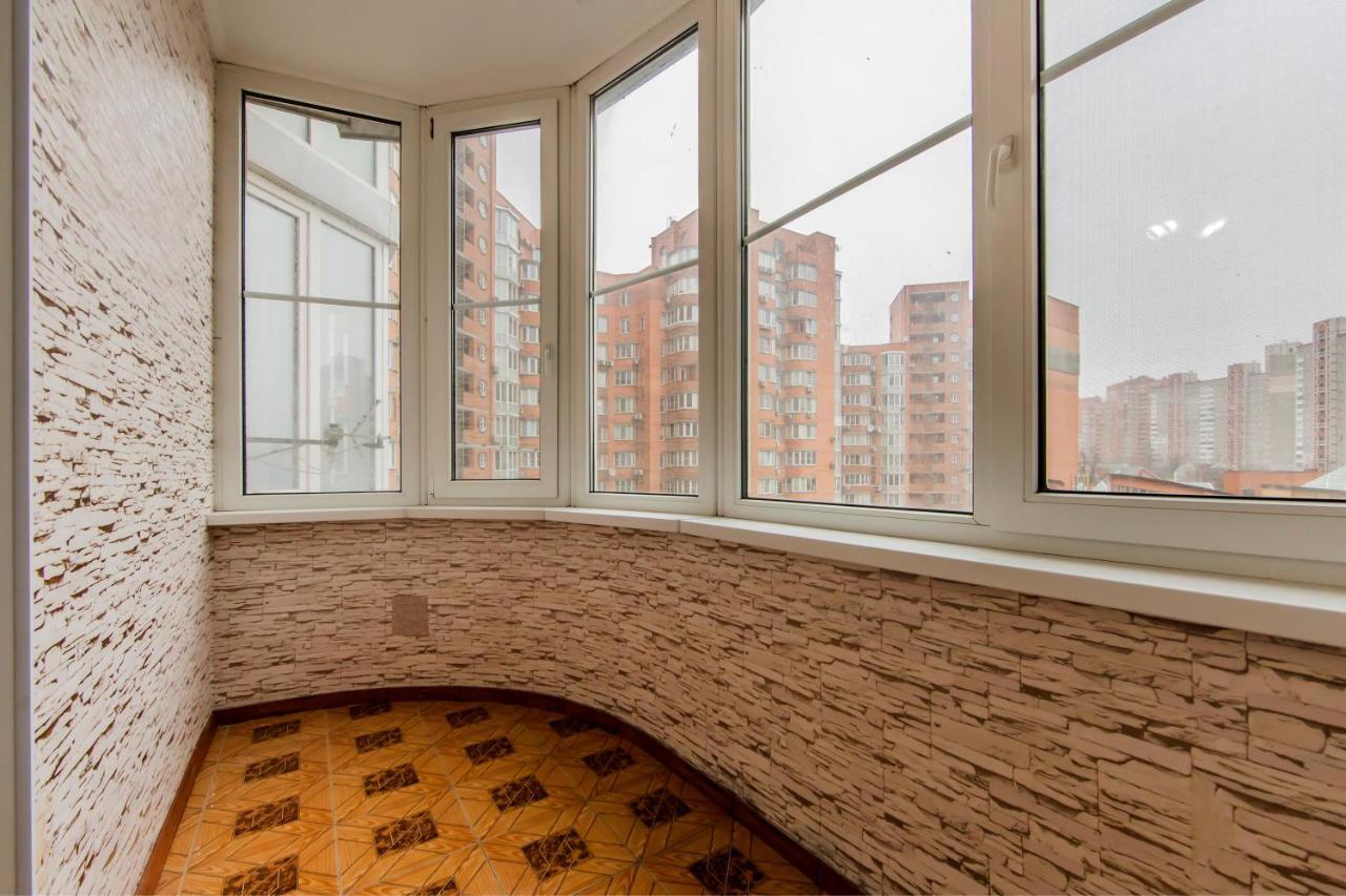 Комфортная Двухкомнатная Квартира Возле Метро Академгородок Kiew Exterior foto