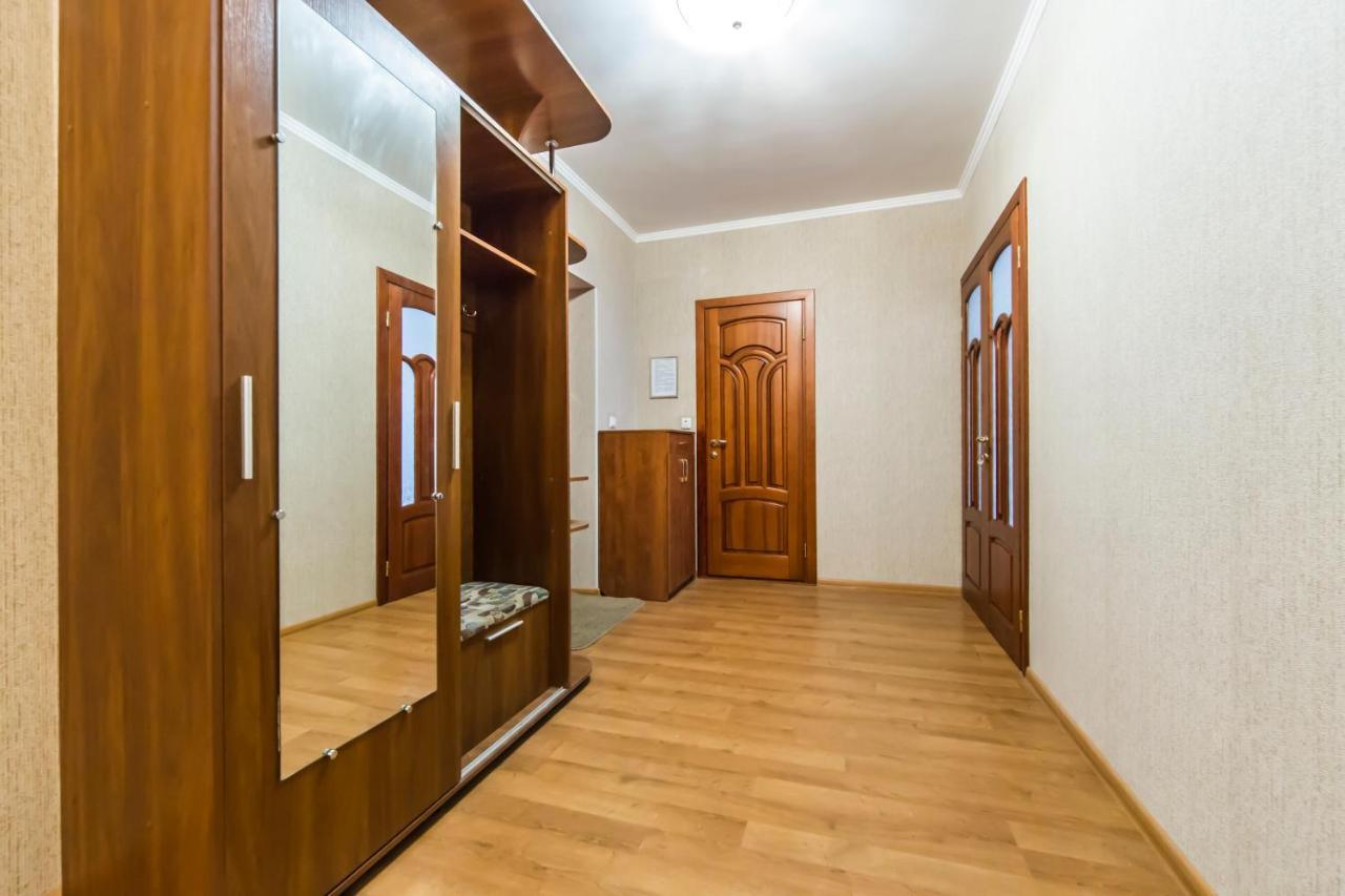 Комфортная Двухкомнатная Квартира Возле Метро Академгородок Kiew Exterior foto